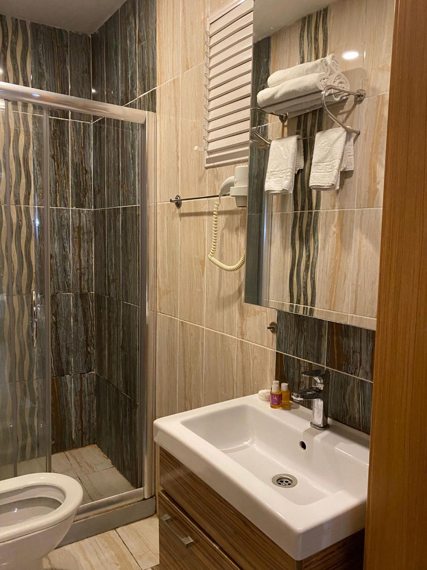 اسطنبول Riverland Suites Apart Hotel المظهر الخارجي الصورة